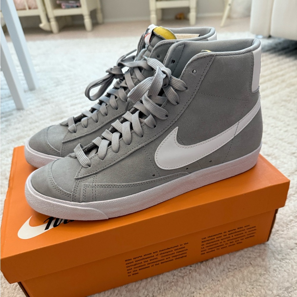 Like New! Nike Mid Blazer ‘77 Grey Suede Men’s 10.5 / Women’s 12 - Picture 3 of 7
